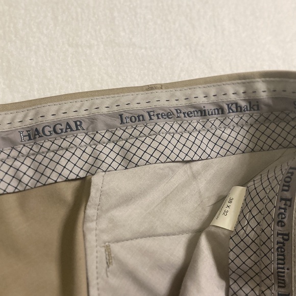 Men’s Haggar khaki Dress pant - Picture 5 of 8